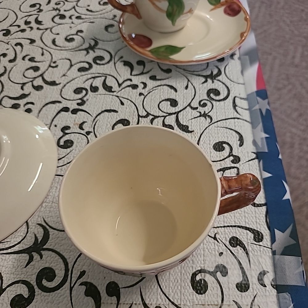 Fransican Dinnerware Apple Pattern - Picture 11 of 11